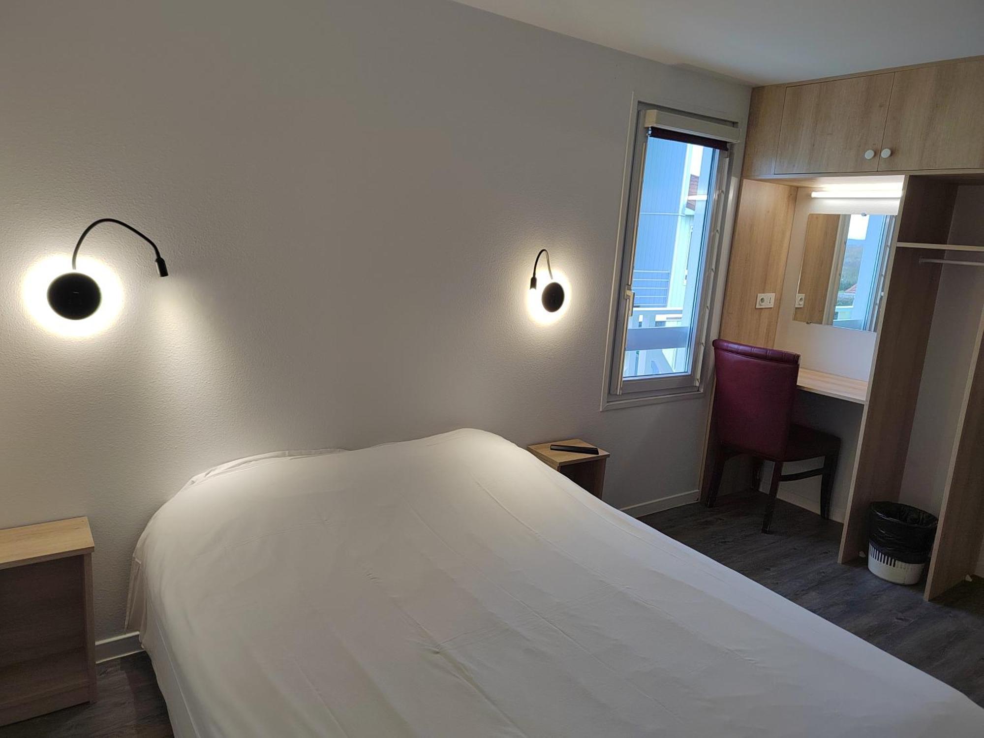 Fasthotel Paris Ouest Bouafle Екстериор снимка